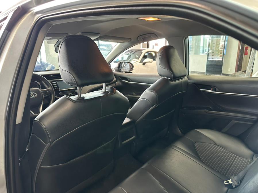 Vehicle image 23 of 40