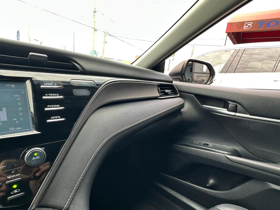 Vehicle image 31 of 40