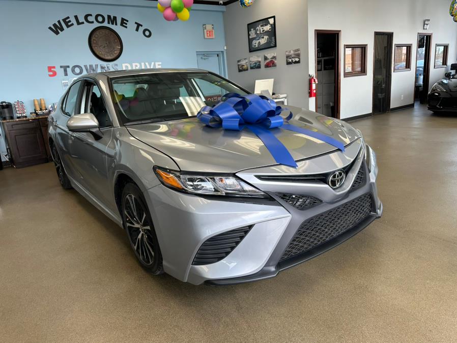 Vehicle image 6 of 40