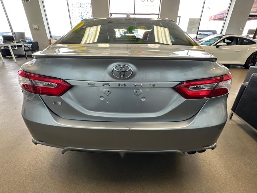 Vehicle image 9 of 40