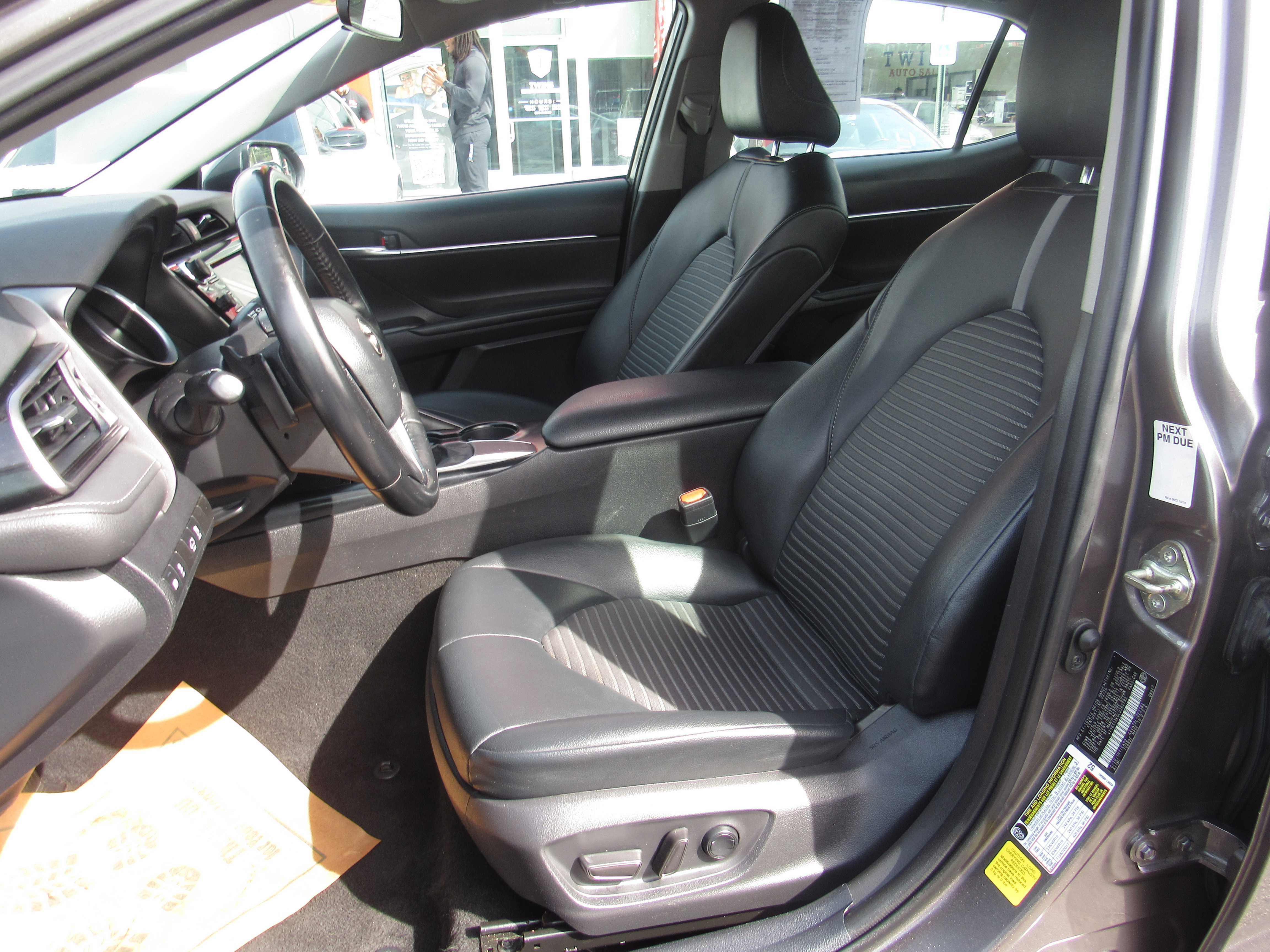 Vehicle image 6 of 13
