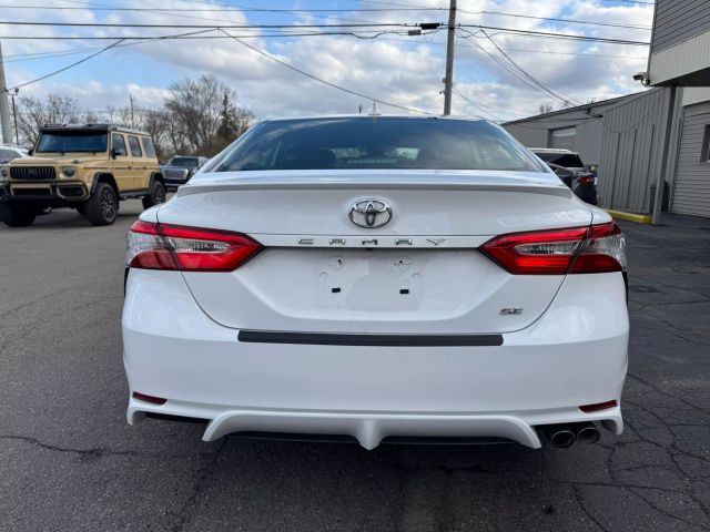 Vehicle image 5 of 21
