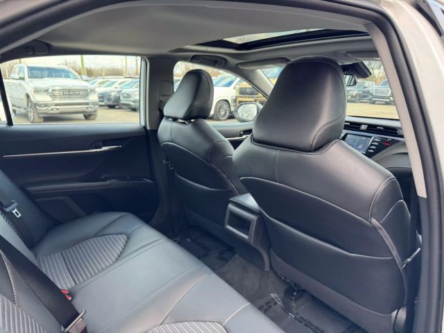Vehicle image 16 of 21