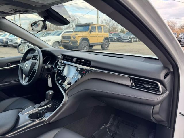 Vehicle image 19 of 21