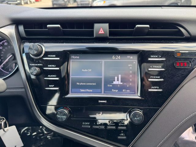 Vehicle image 20 of 21