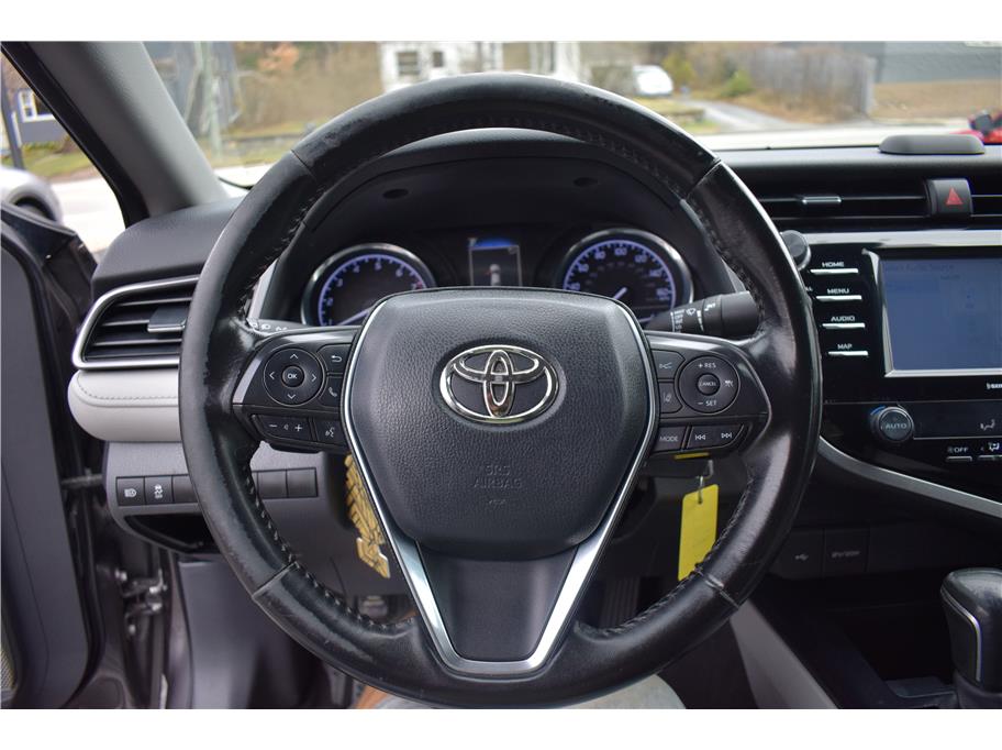 Vehicle image 17 of 30