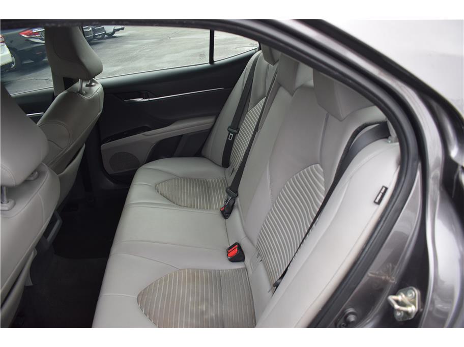 Vehicle image 24 of 30