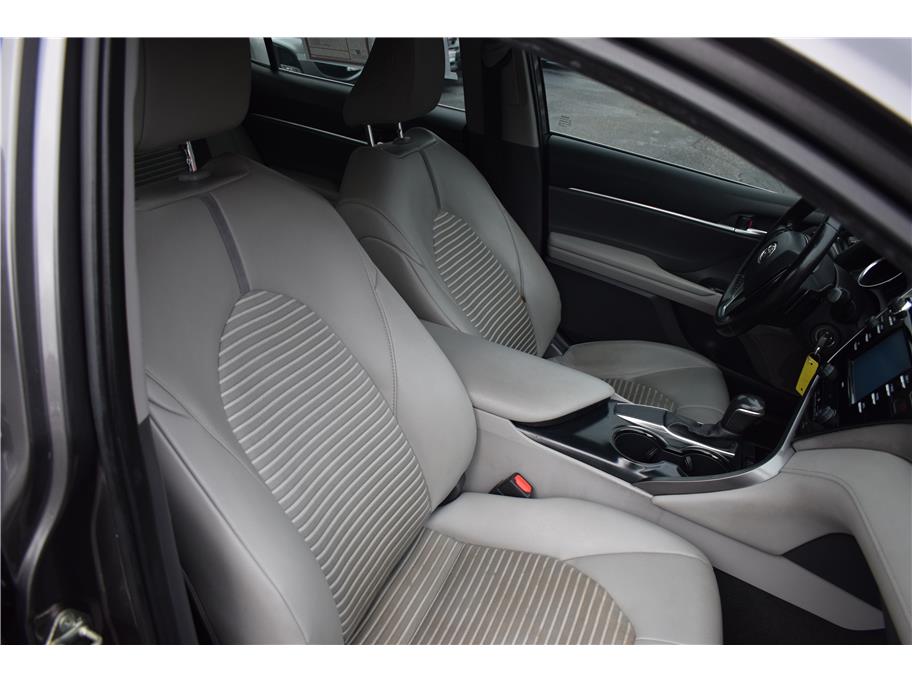 Vehicle image 12 of 30