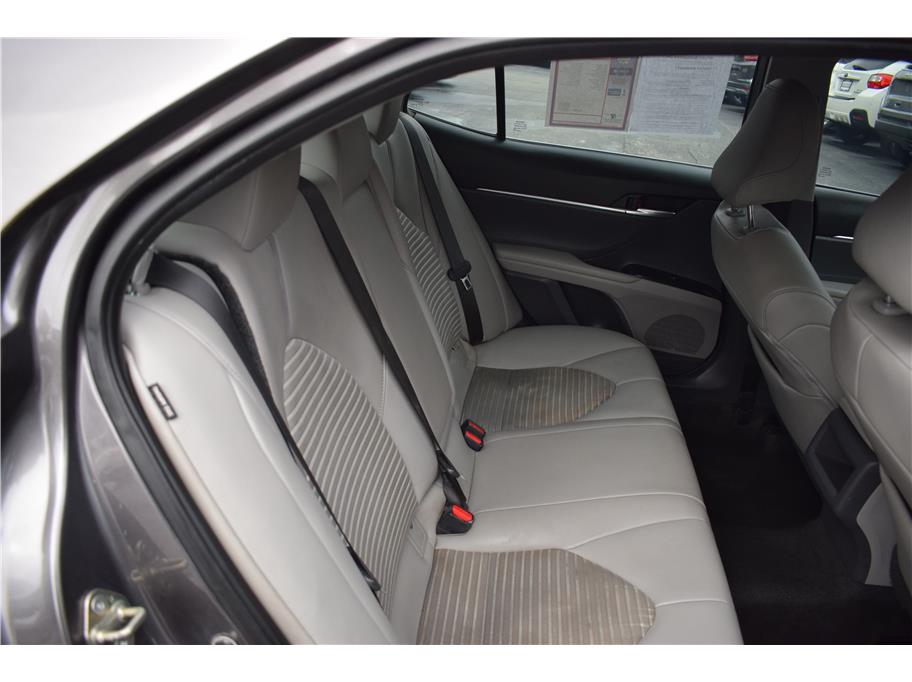 Vehicle image 26 of 30