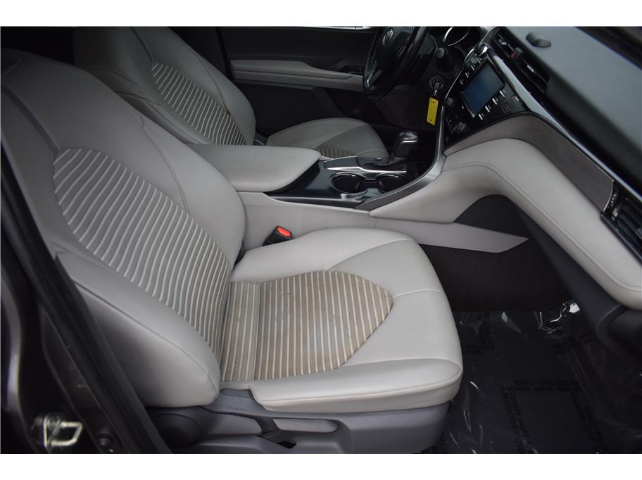 Vehicle image 13 of 30