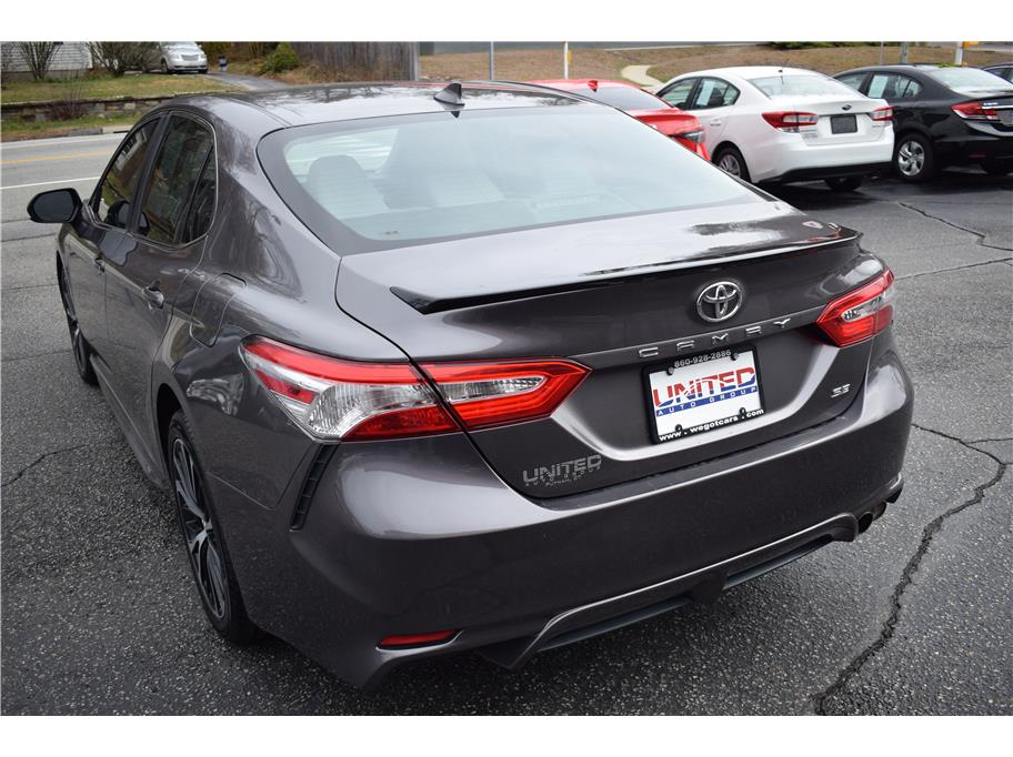 Vehicle image 10 of 30
