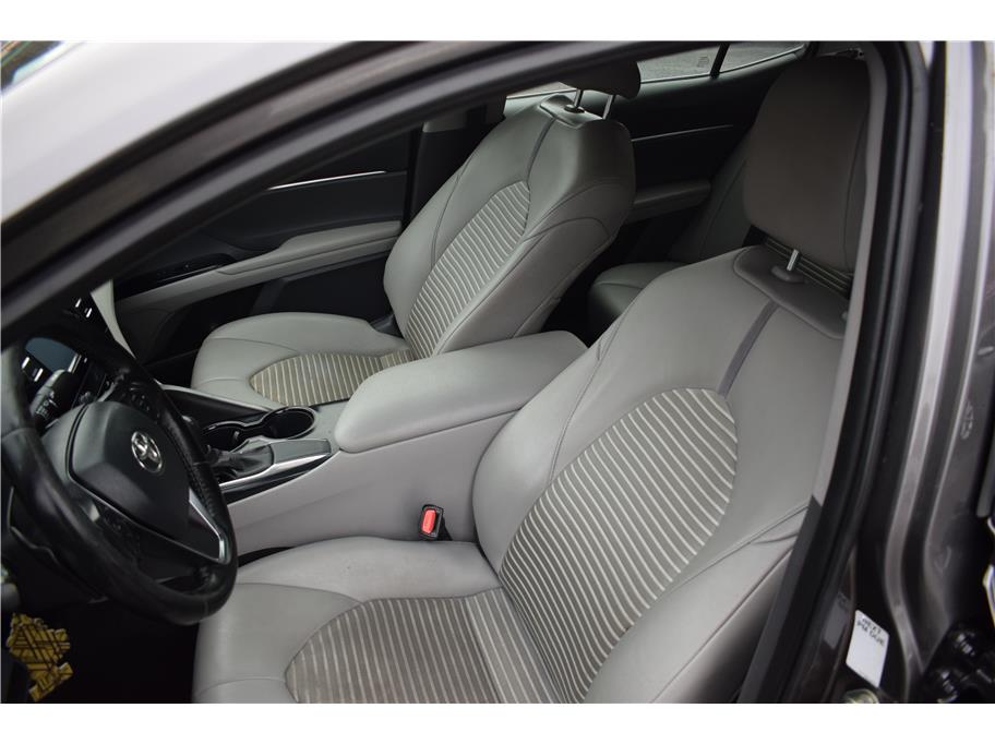 Vehicle image 22 of 30