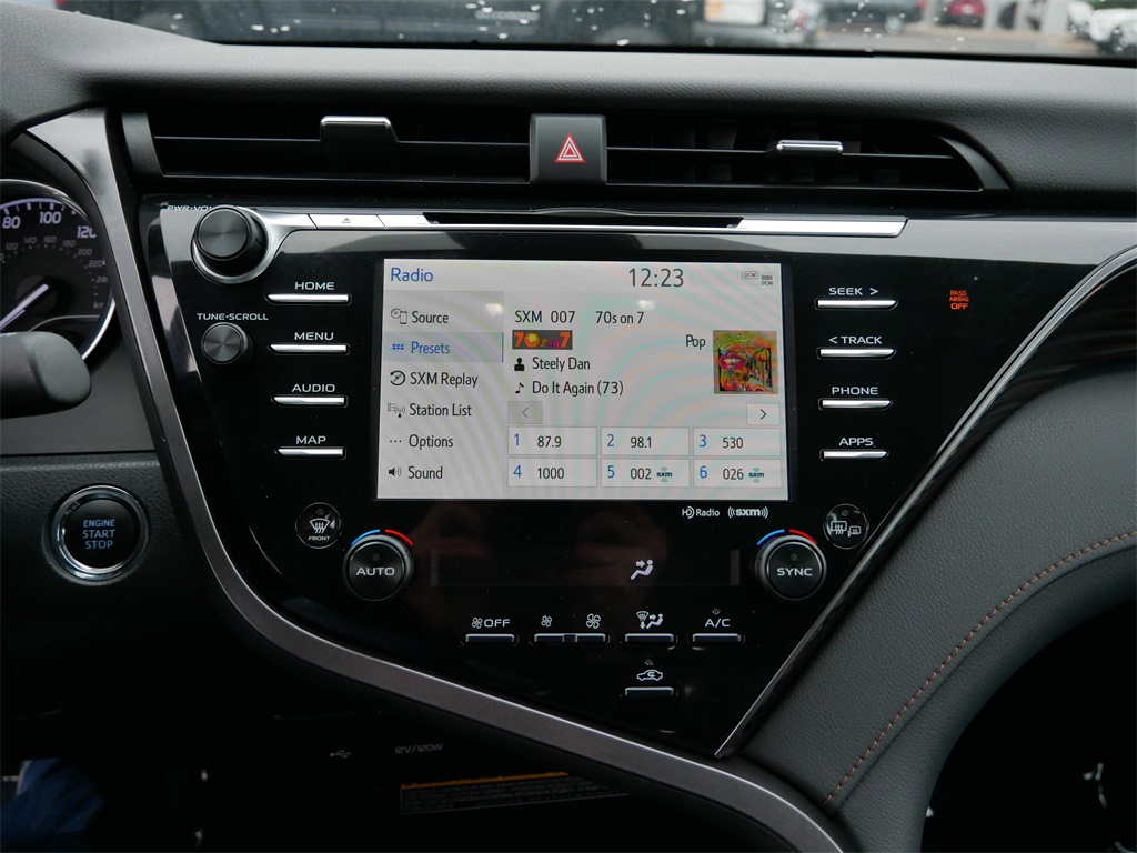 Vehicle image 18 of 29