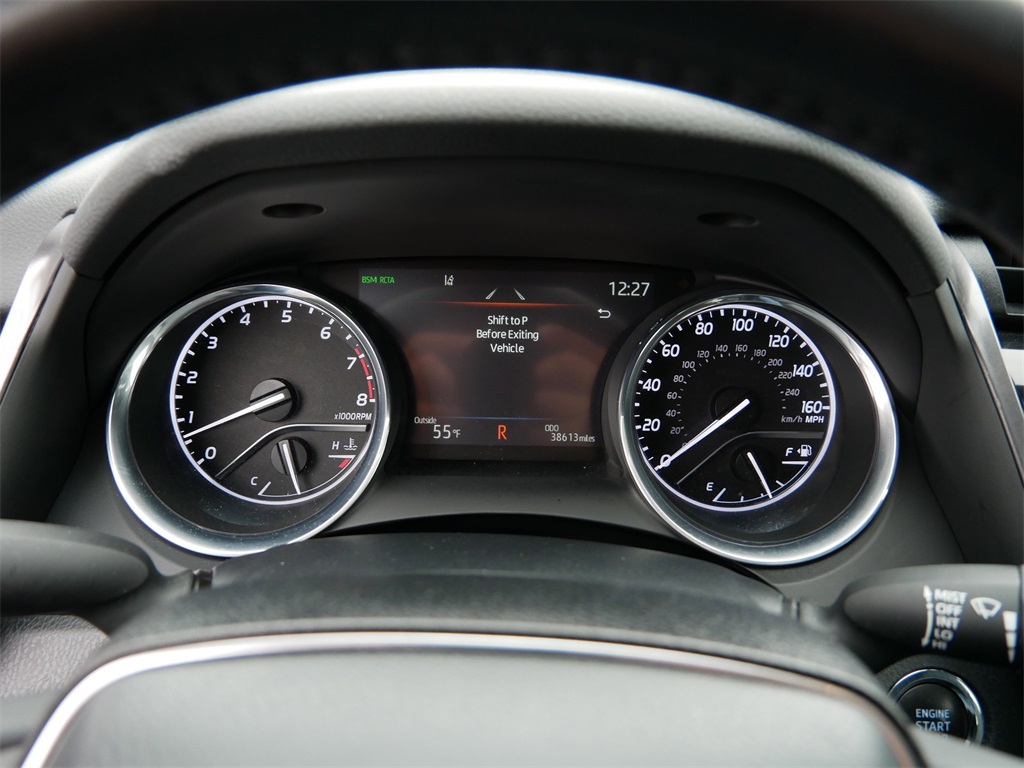 Vehicle image 25 of 29