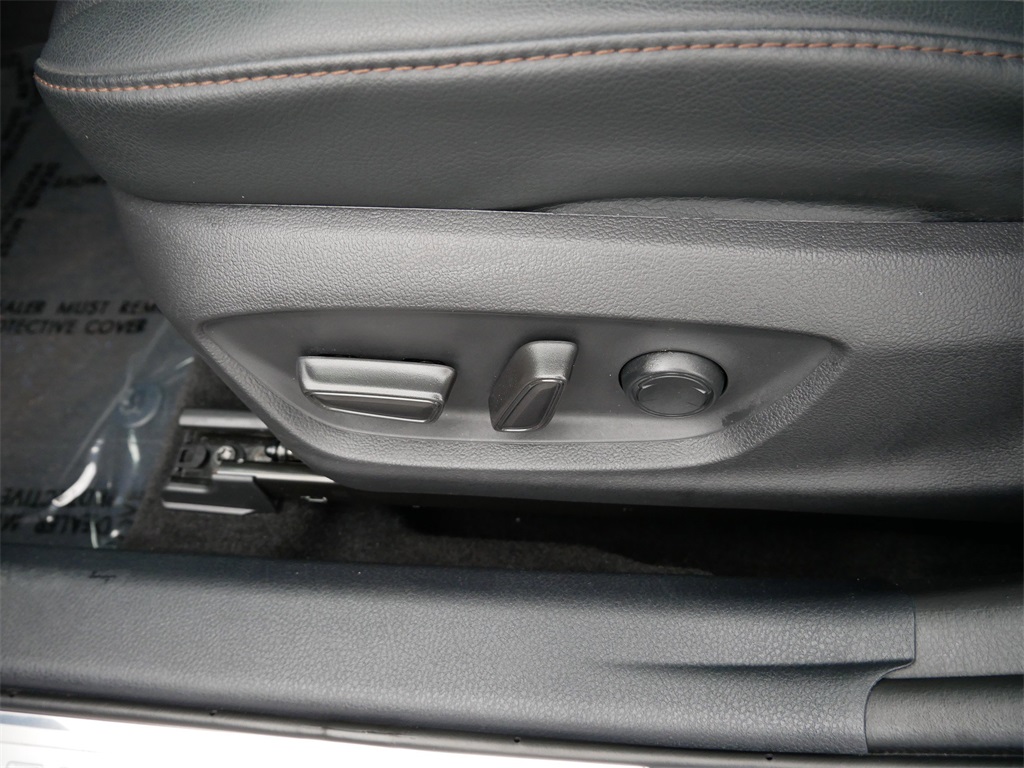 Vehicle image 16 of 29