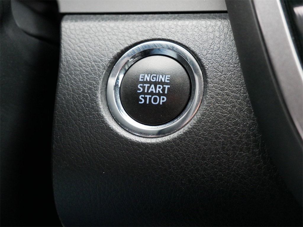 Vehicle image 21 of 29