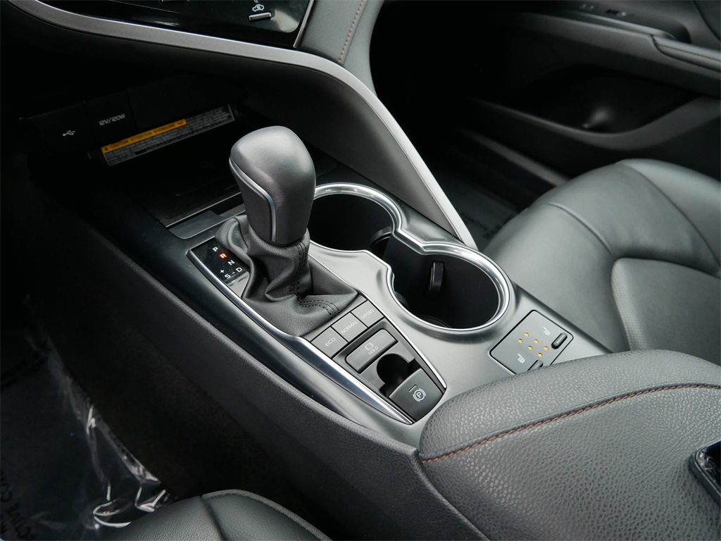 Vehicle image 24 of 29