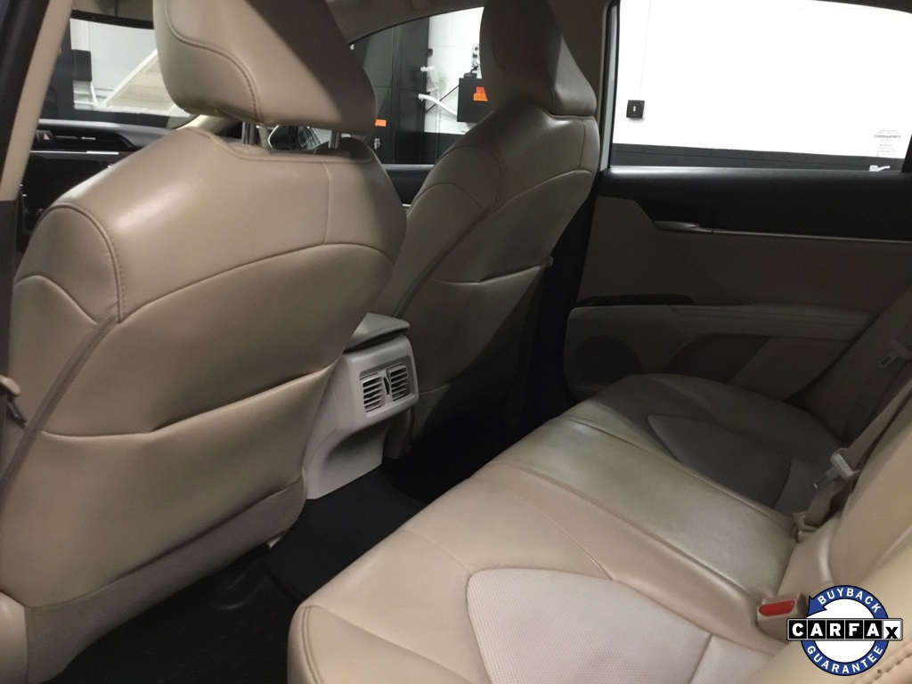 Vehicle image 27 of 51