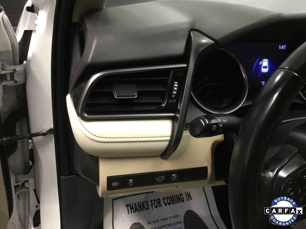 Vehicle image 17 of 51