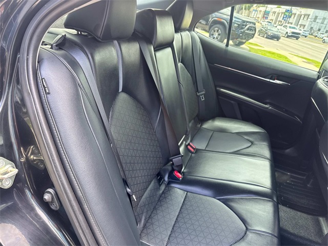 Vehicle image 9 of 27