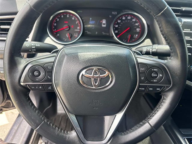 Vehicle image 14 of 27