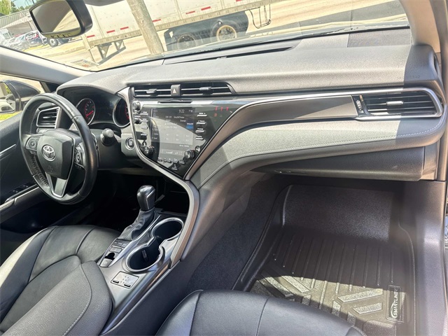 Vehicle image 13 of 27