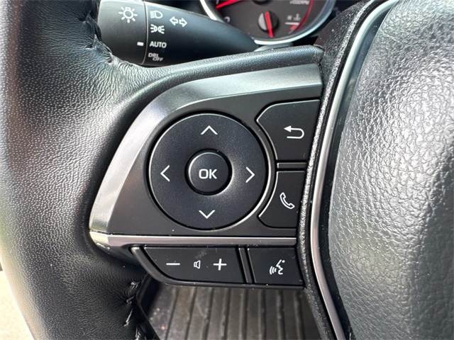 Vehicle image 23 of 27