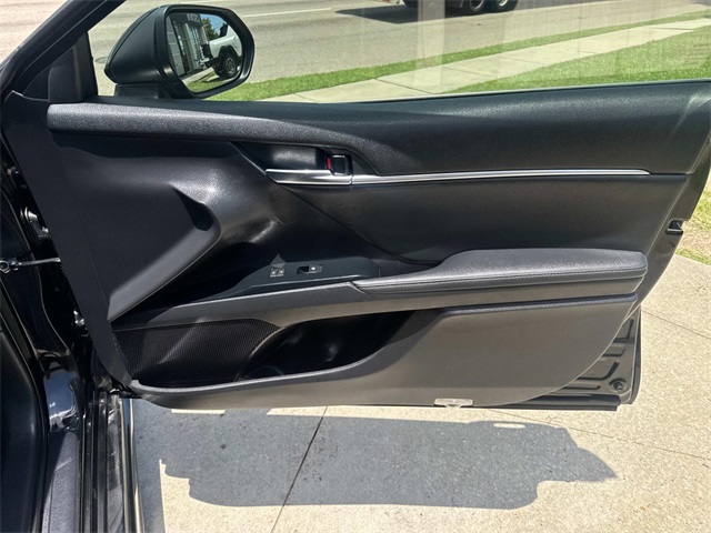 Vehicle image 20 of 27