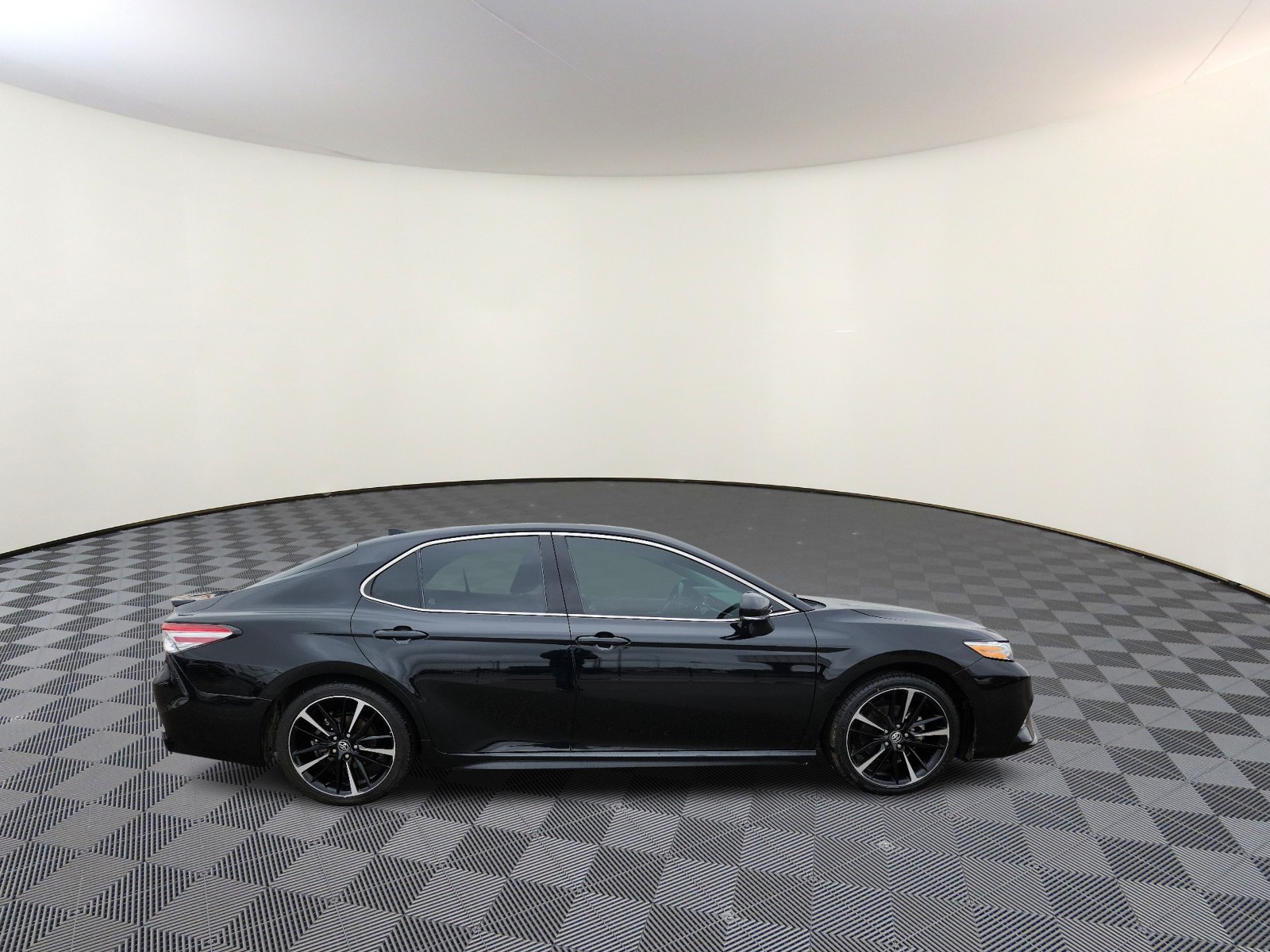 Vehicle image 3 of 20