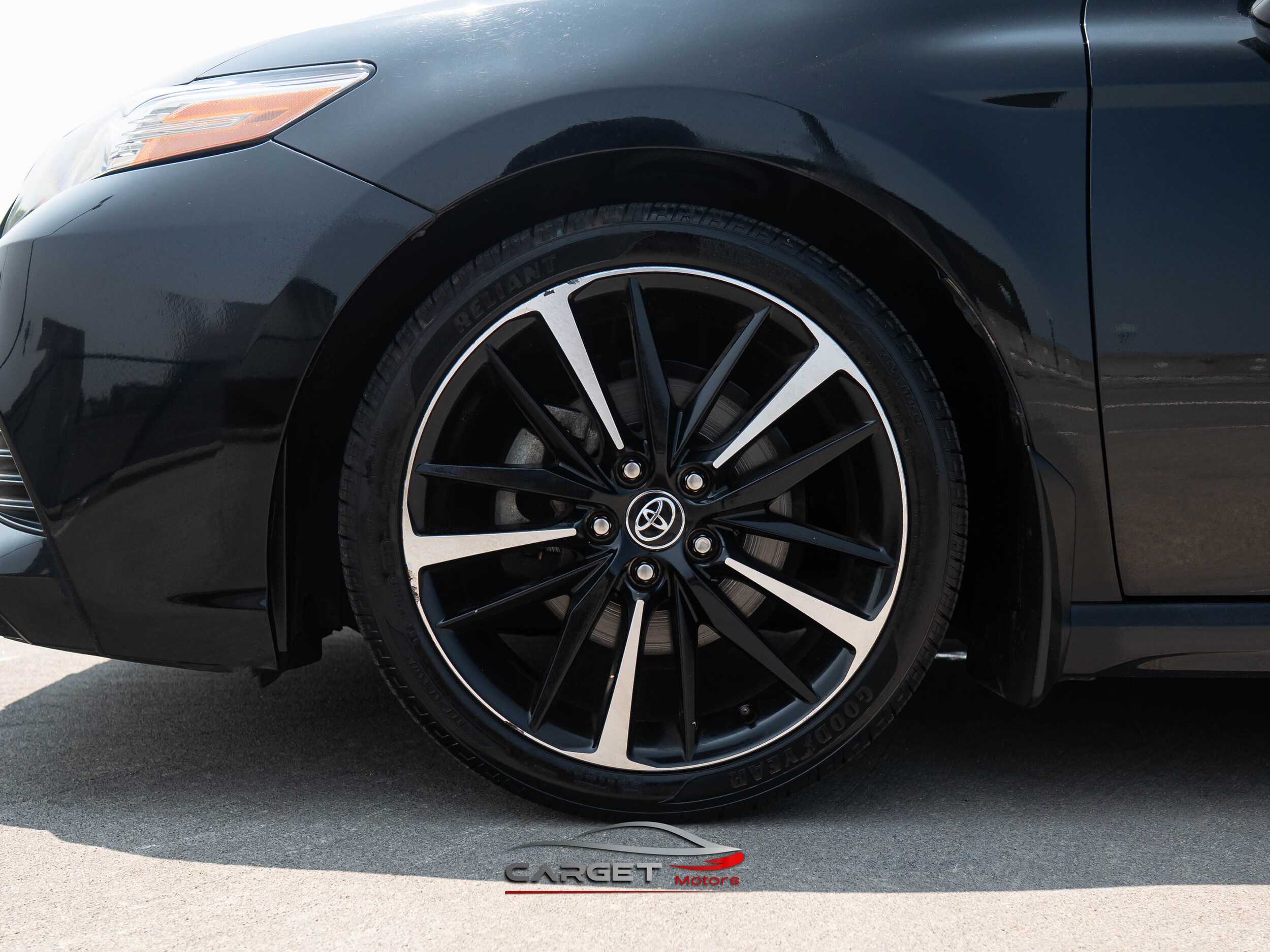 Vehicle image 7 of 48
