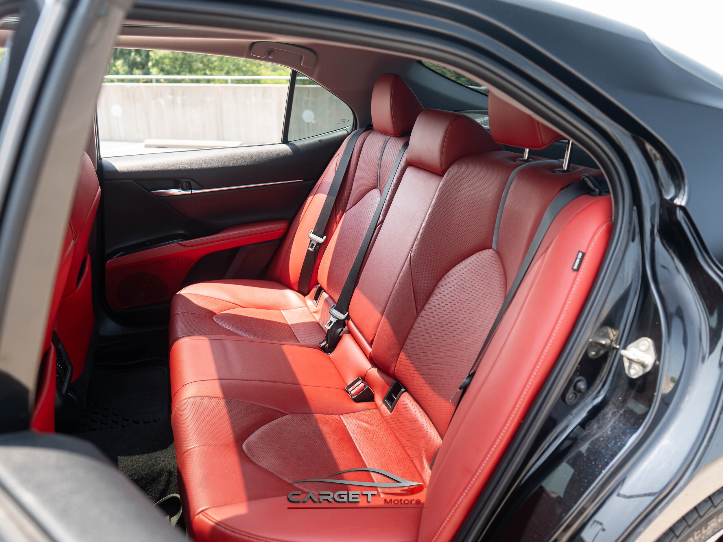Vehicle image 18 of 48