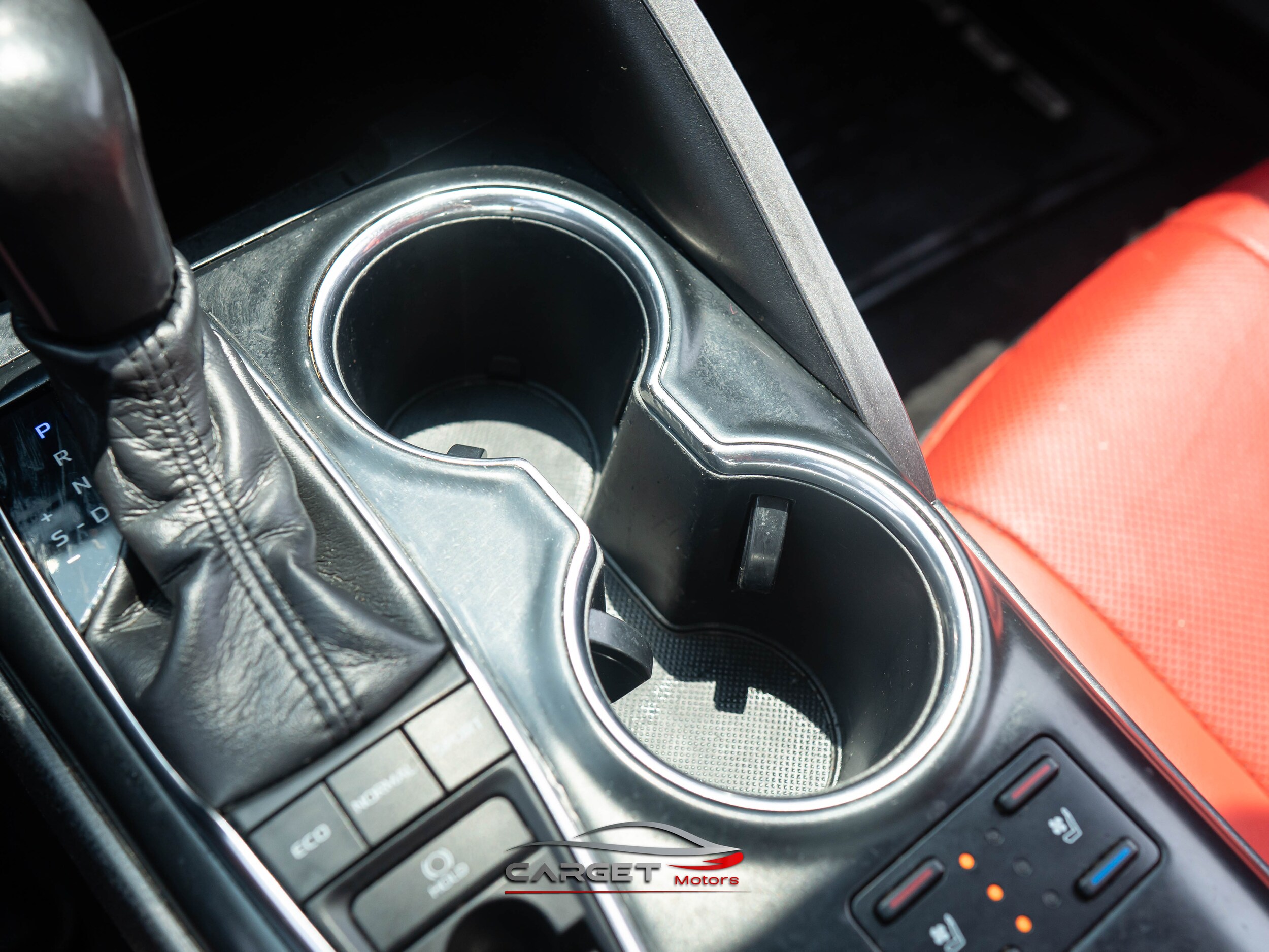Vehicle image 33 of 48