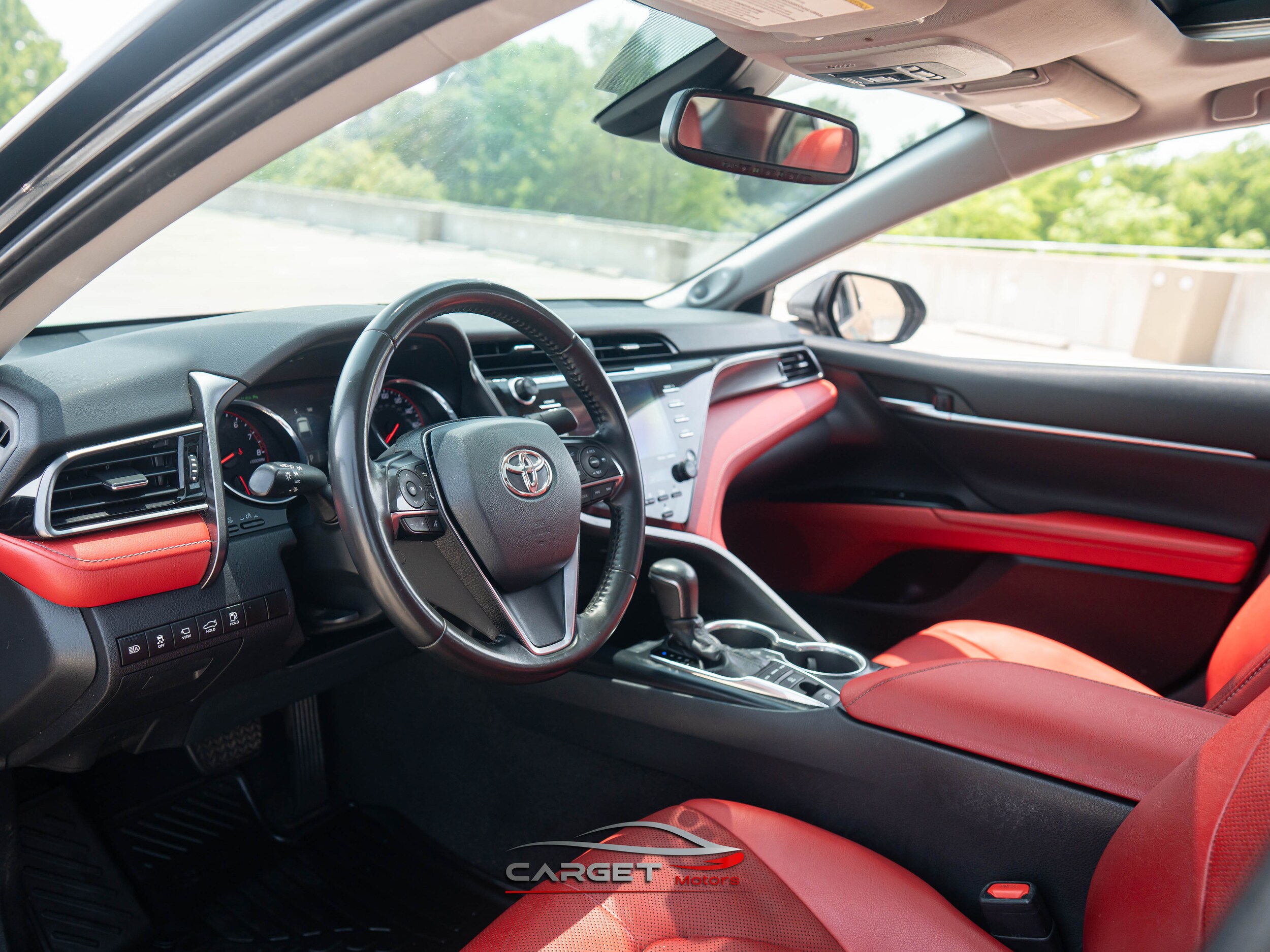 Vehicle image 11 of 48