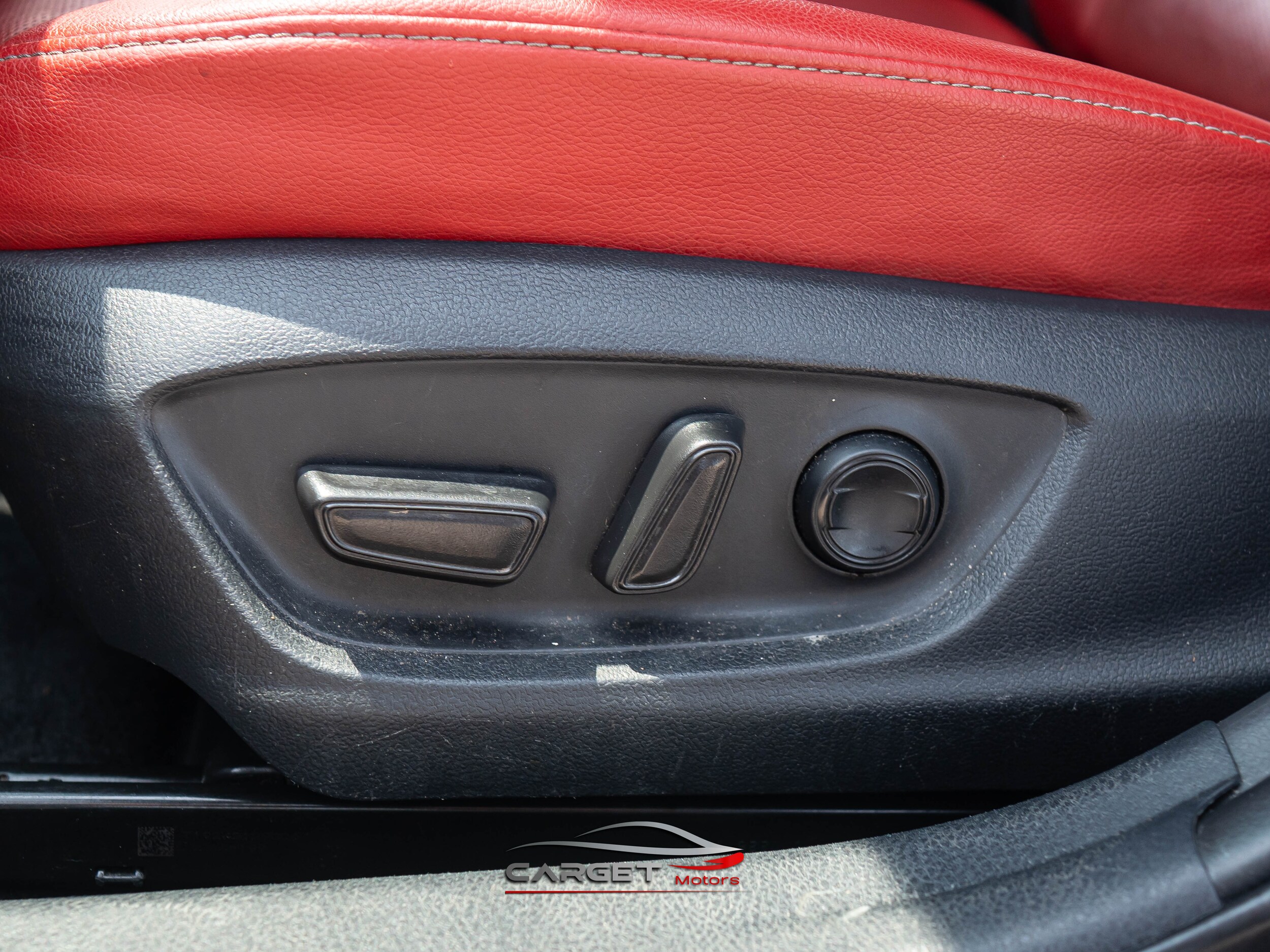 Vehicle image 36 of 48
