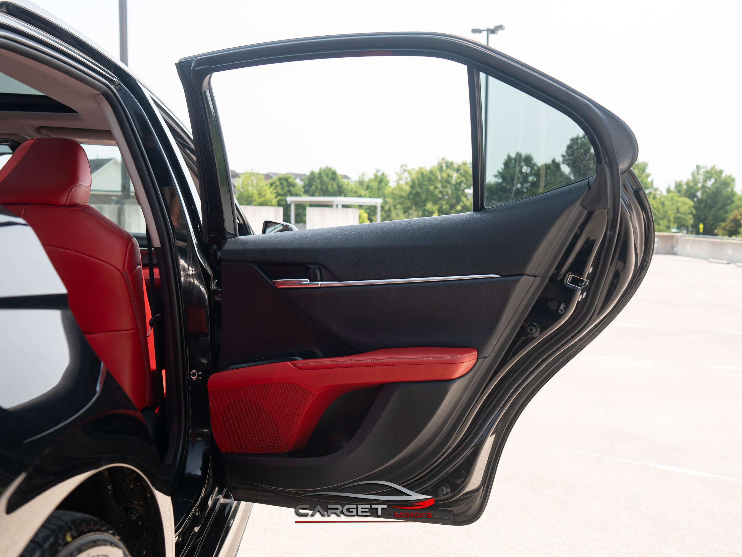 Vehicle image 41 of 48