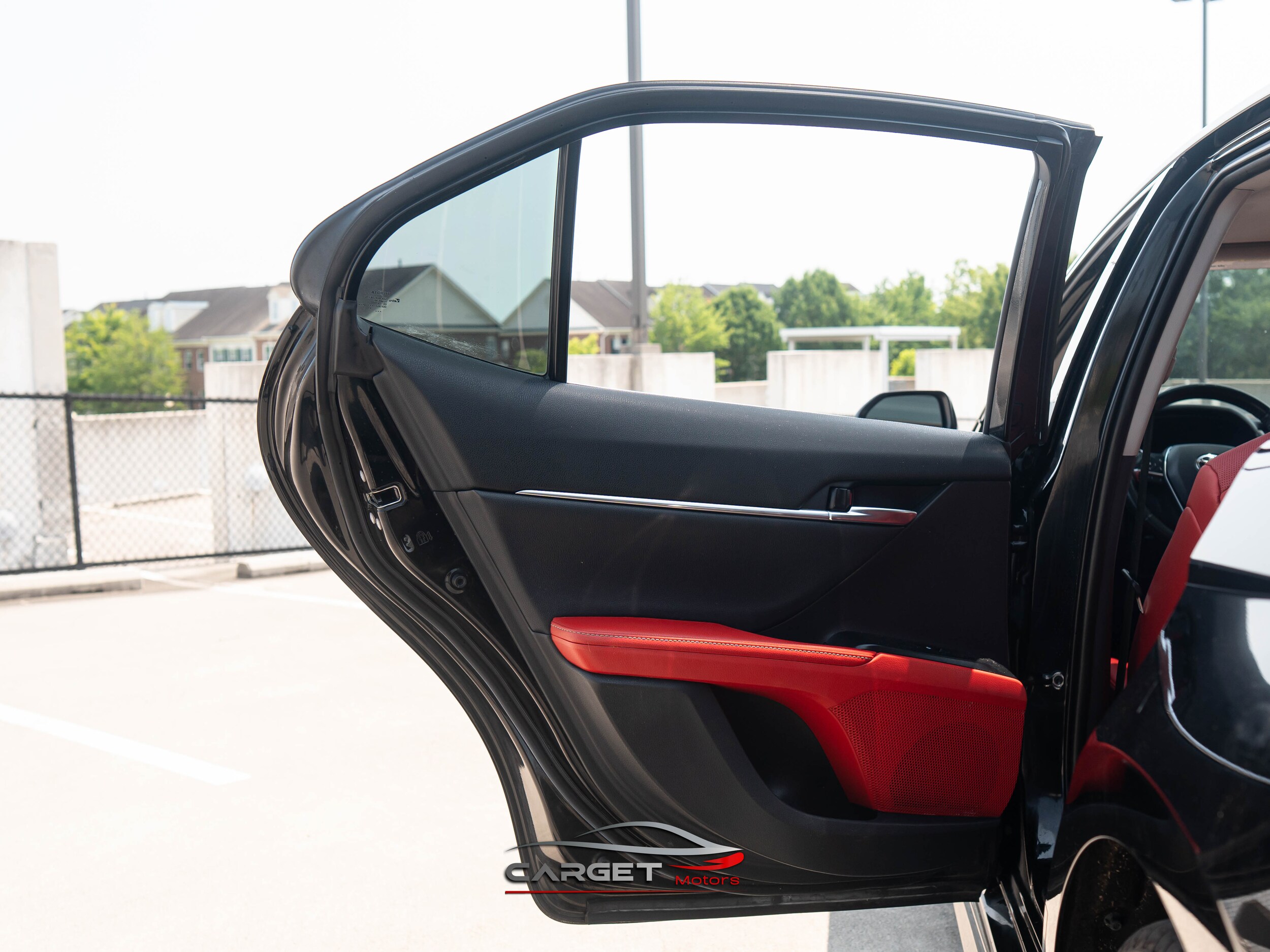 Vehicle image 40 of 48
