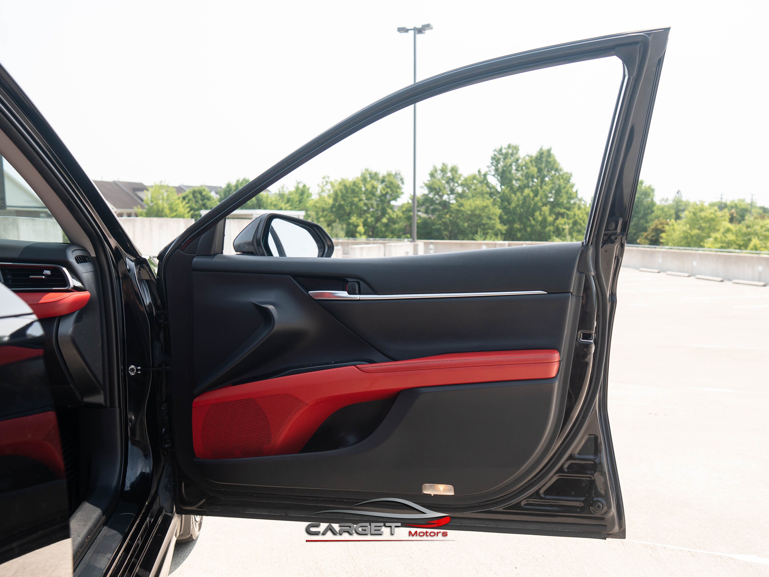 Vehicle image 39 of 48
