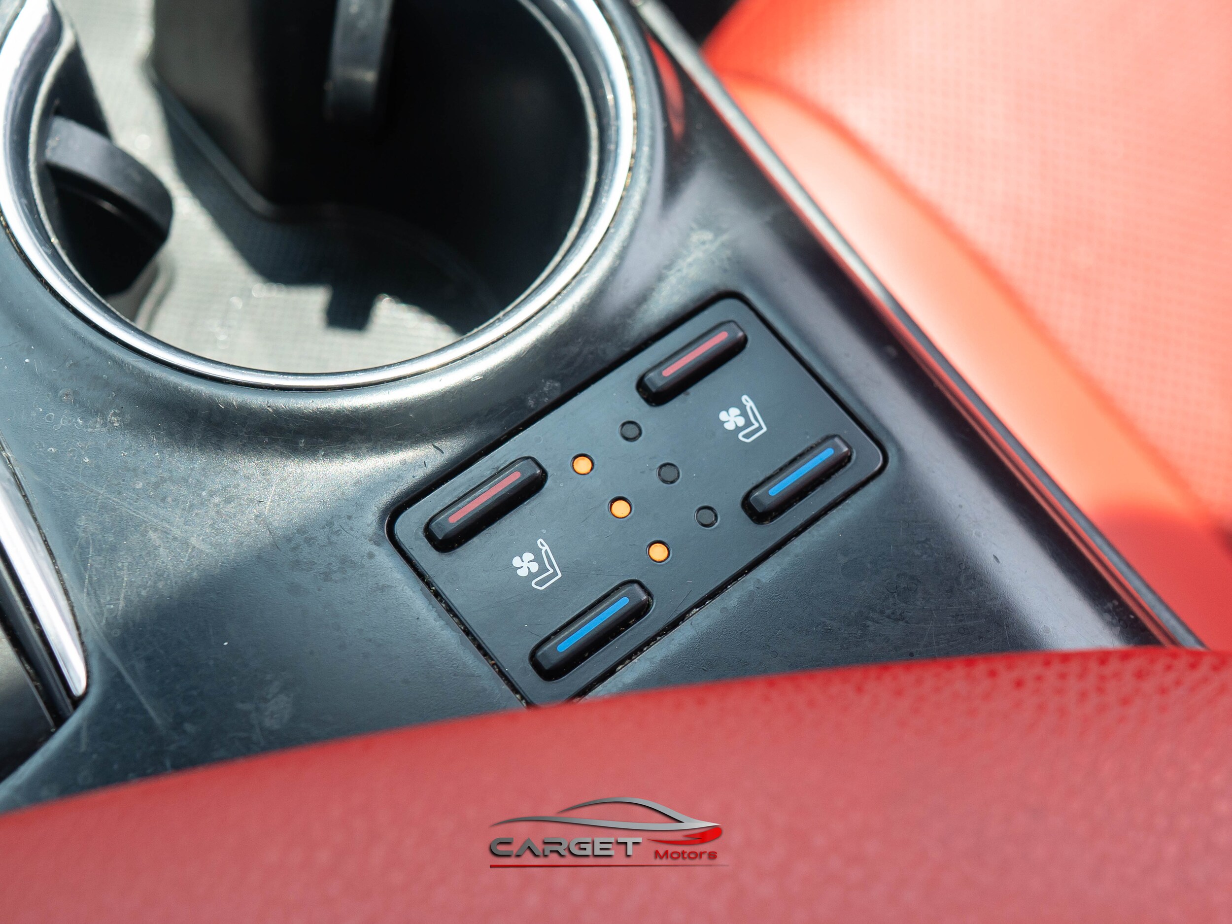 Vehicle image 32 of 48