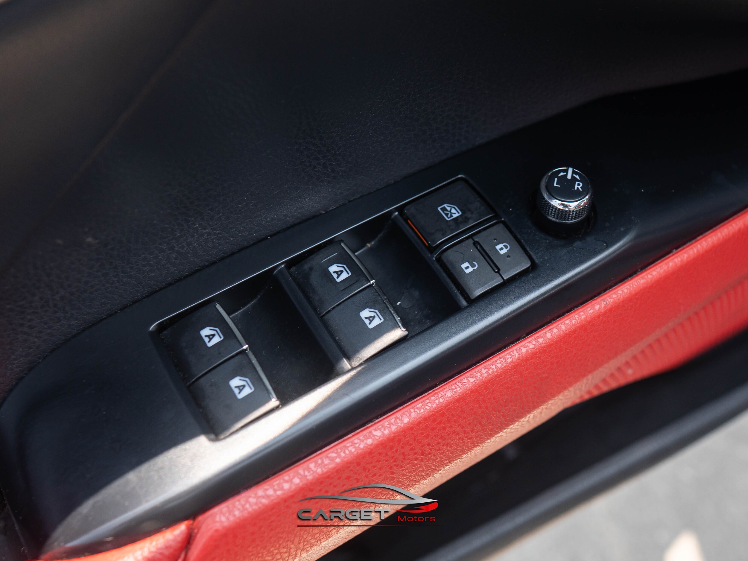 Vehicle image 37 of 48