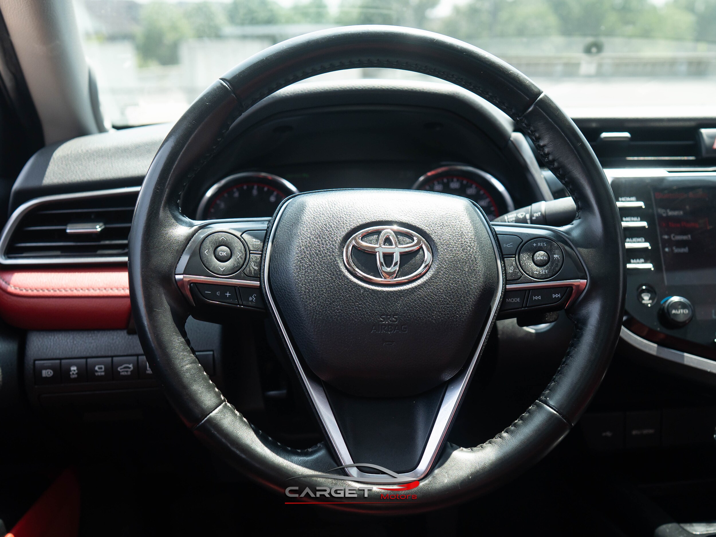 Vehicle image 21 of 48