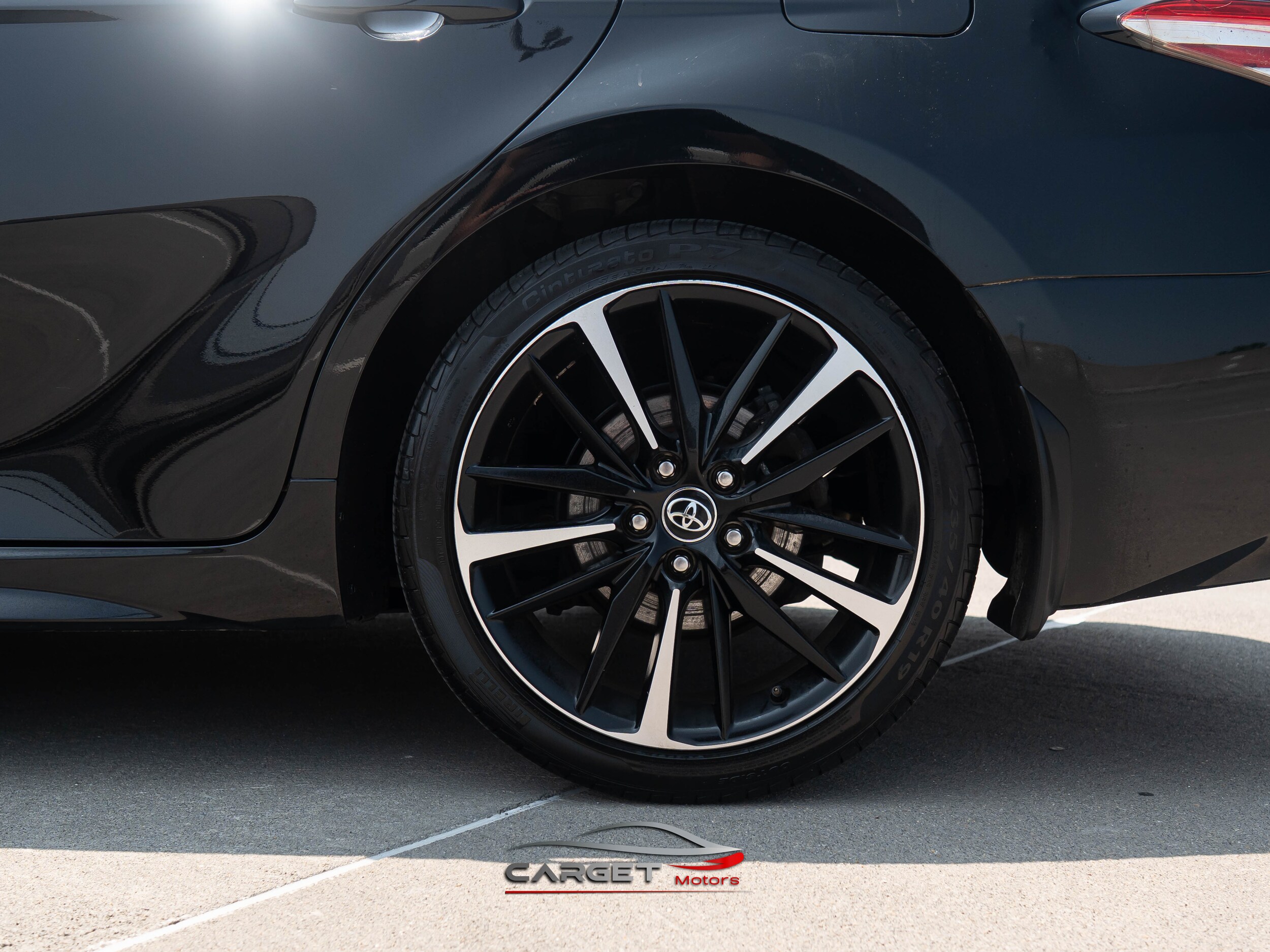 Vehicle image 10 of 48