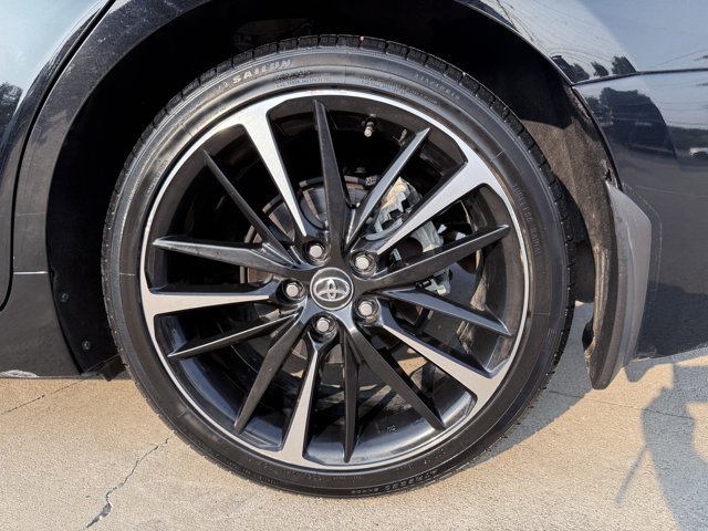 Vehicle image 32 of 36