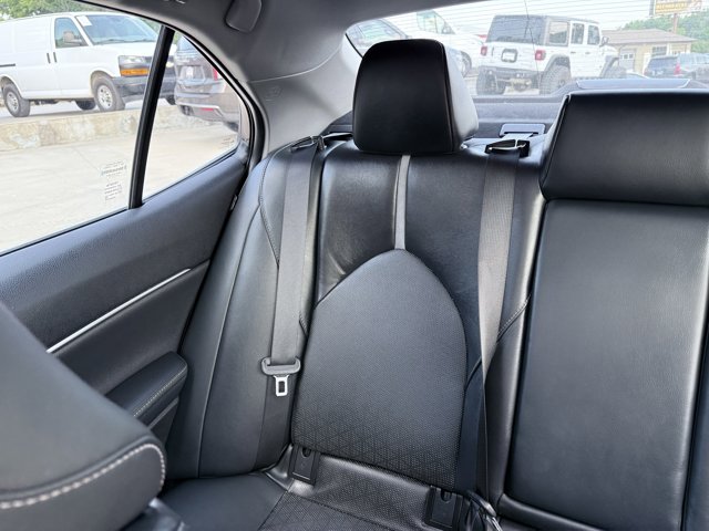 Vehicle image 25 of 36