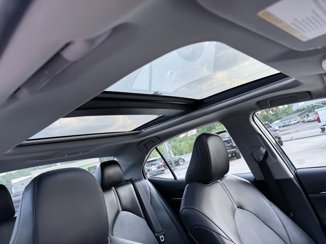 Vehicle image 22 of 36