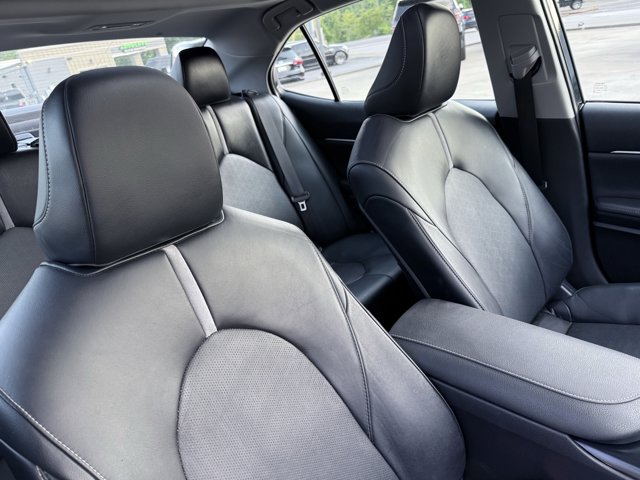 Vehicle image 21 of 36
