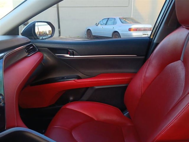 Vehicle image 11 of 26