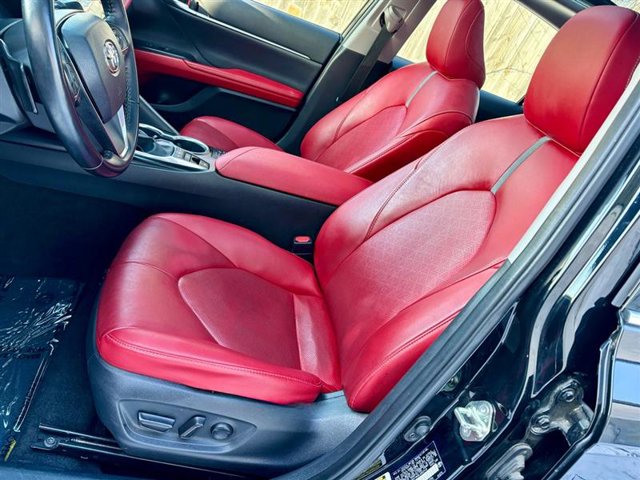 Vehicle image 23 of 26