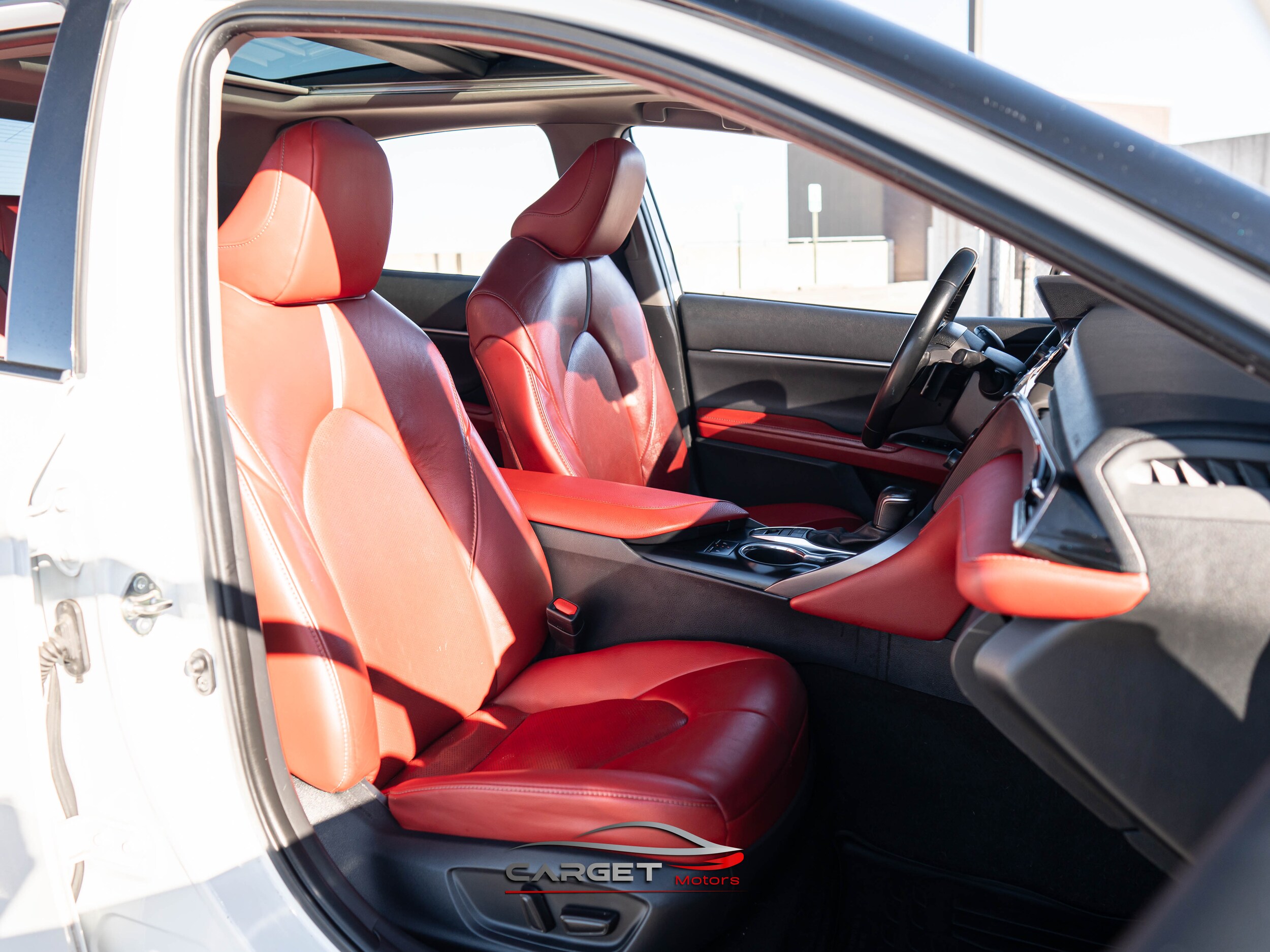 Vehicle image 16 of 50
