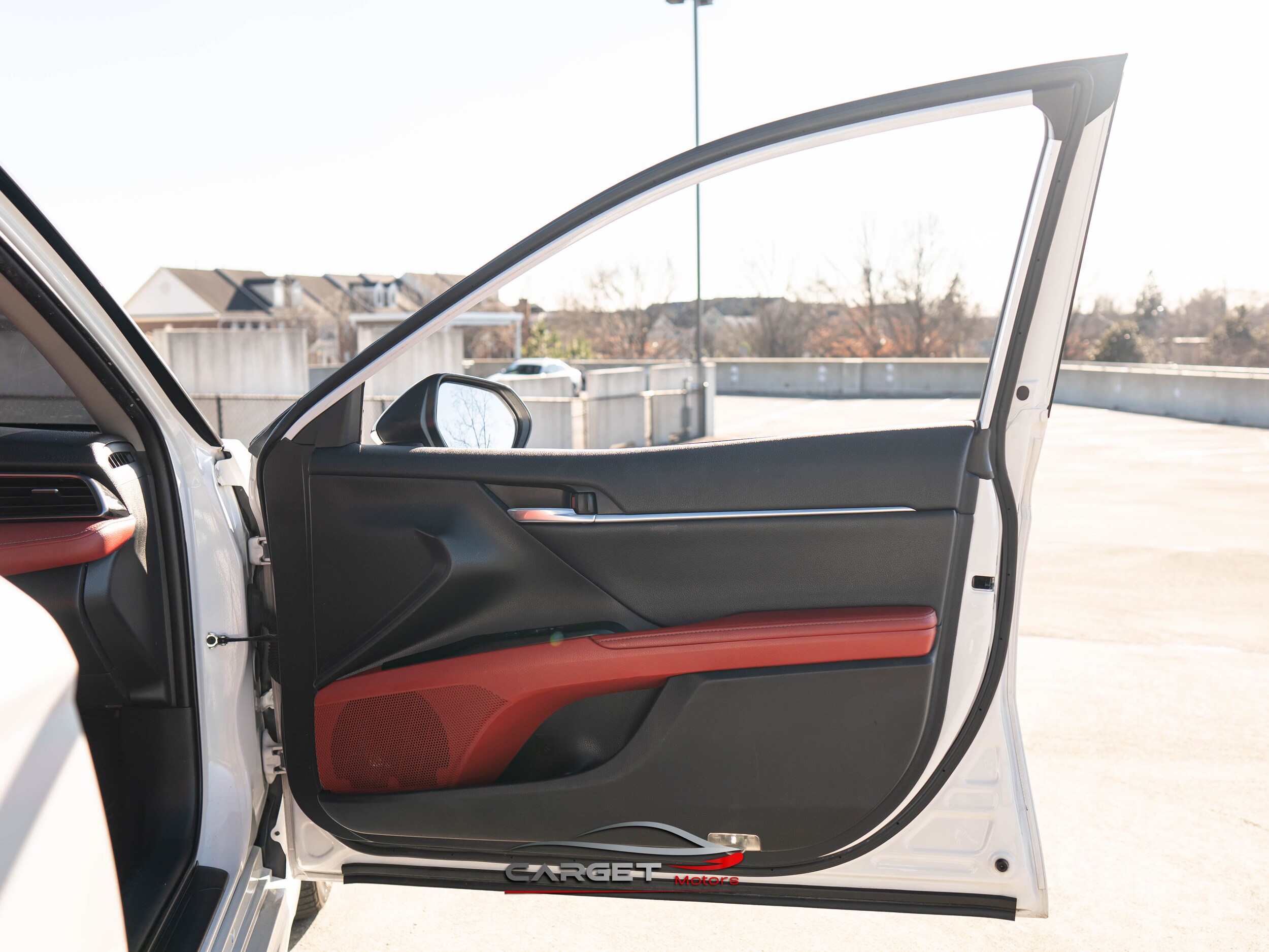 Vehicle image 41 of 50