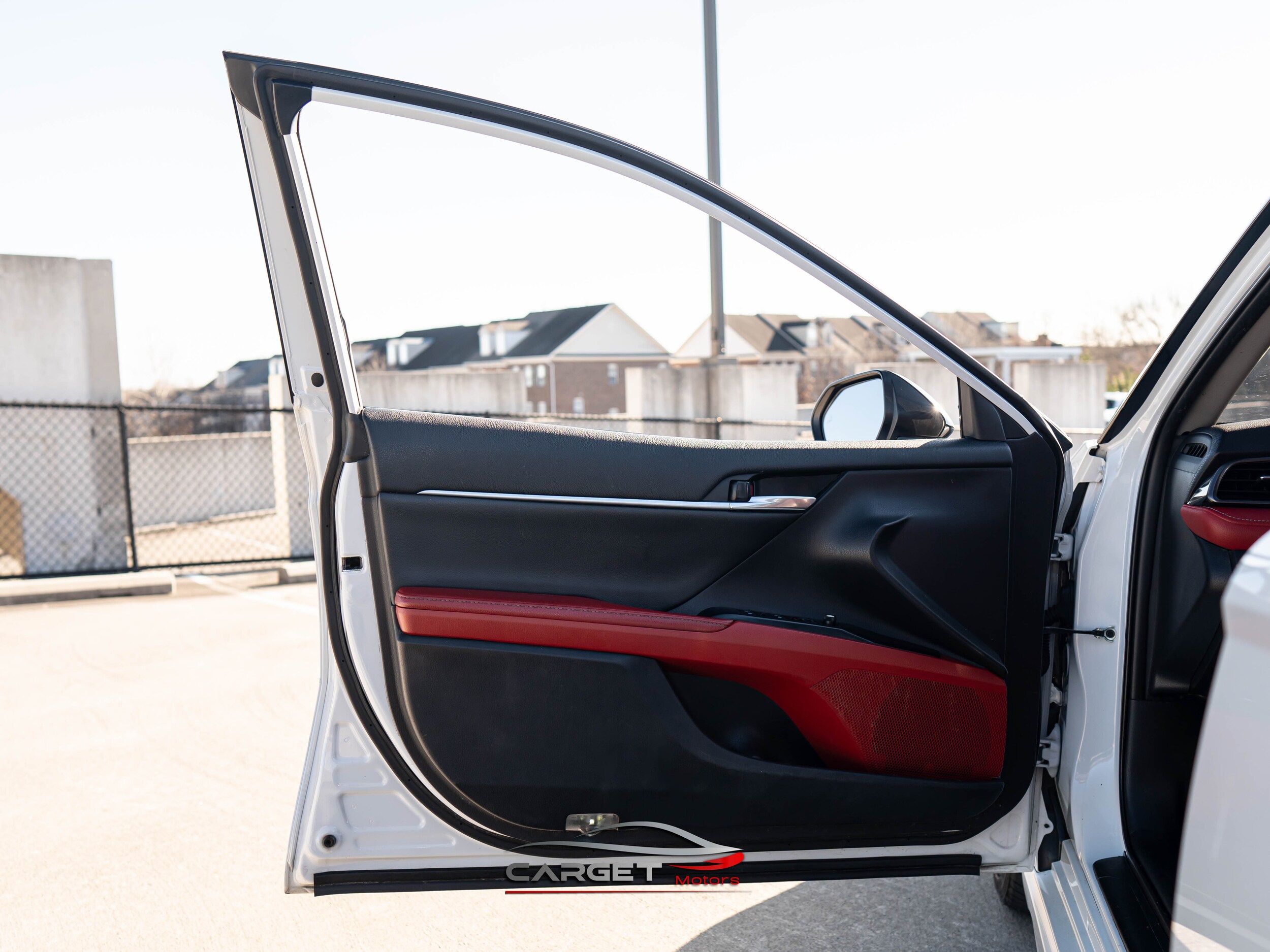 Vehicle image 40 of 50